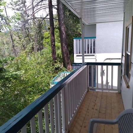 Appletree Inn Radium Hot Springs Exteriör bild