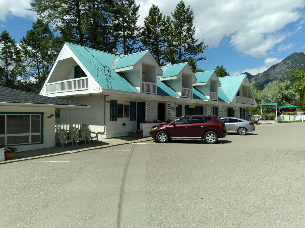 Appletree Inn Radium Hot Springs Exteriör bild