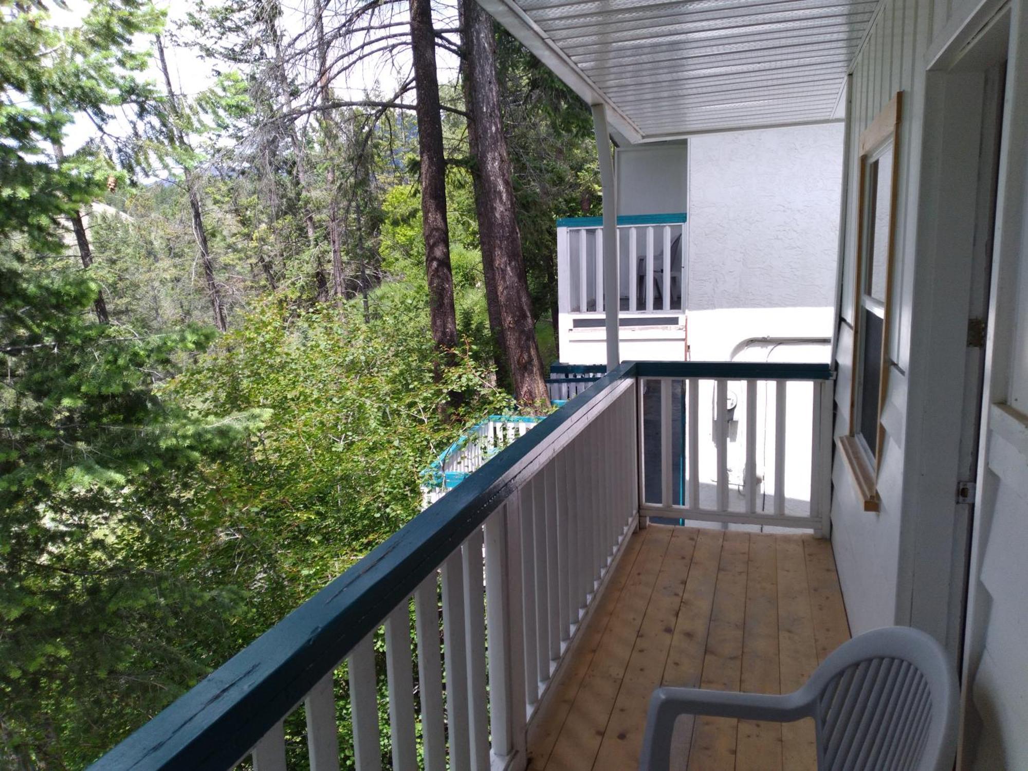 Appletree Inn Radium Hot Springs Exteriör bild